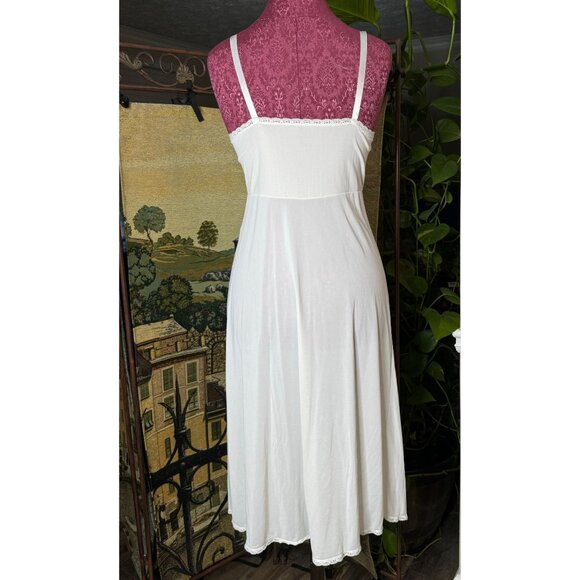 Vintage White Slip Dress With Lace Trim Adjustable Straps & Underbust Detailing - Picture 2 of 8